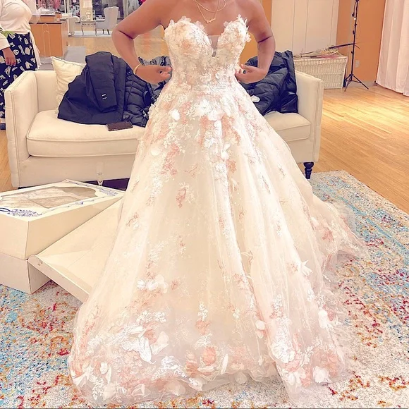 Dazzling Wedding Ball Gown - Sophia Tolli - Picture 7 of 9